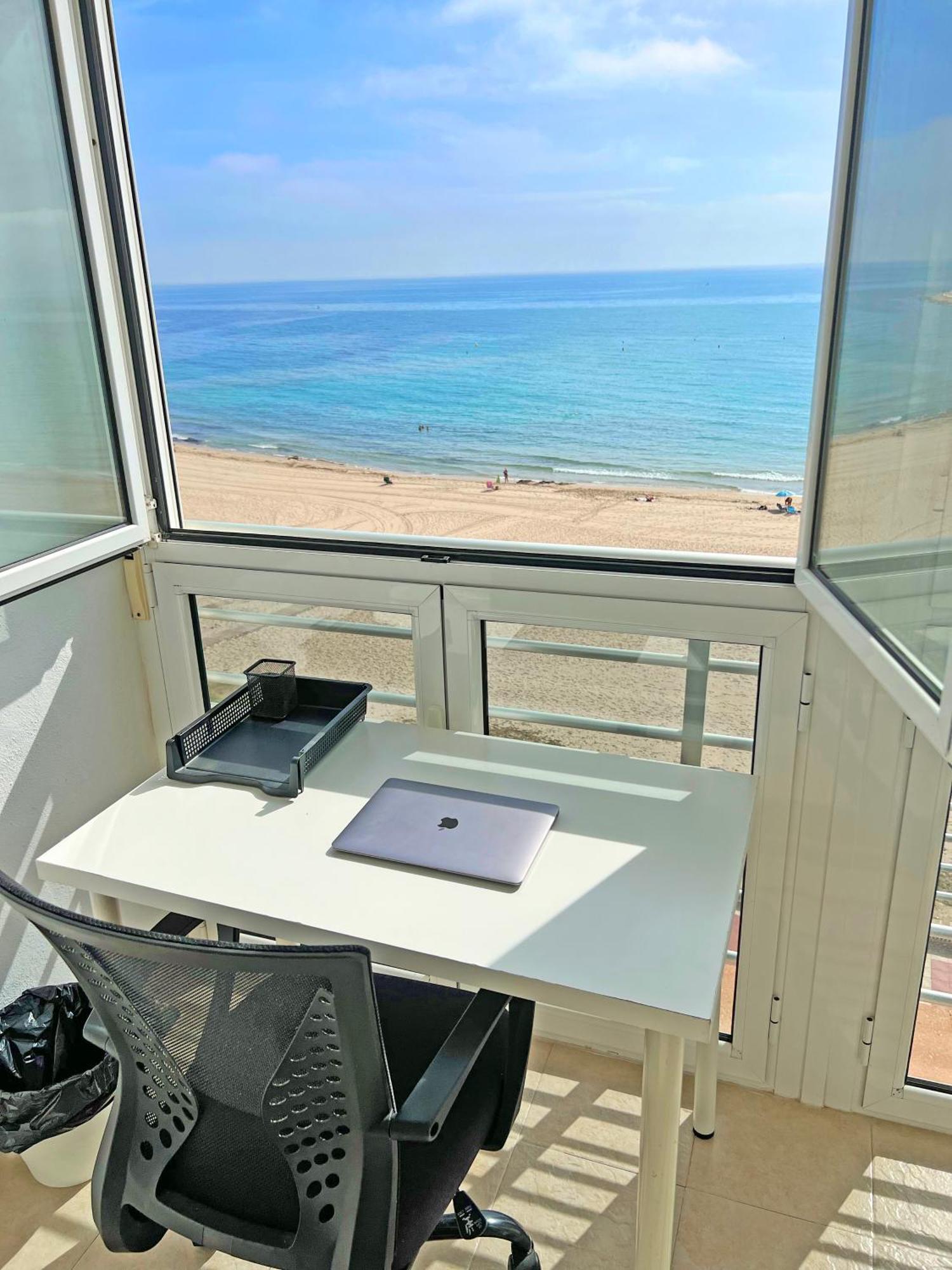 Atico Frente Al Mar 2 Terrazas Barbacoa Y Parking Sujeto A Disponibilidad Appartement El Campello Buitenkant foto